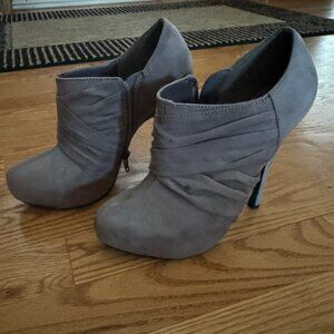 Guess Grey High Heeled Booties Size 7